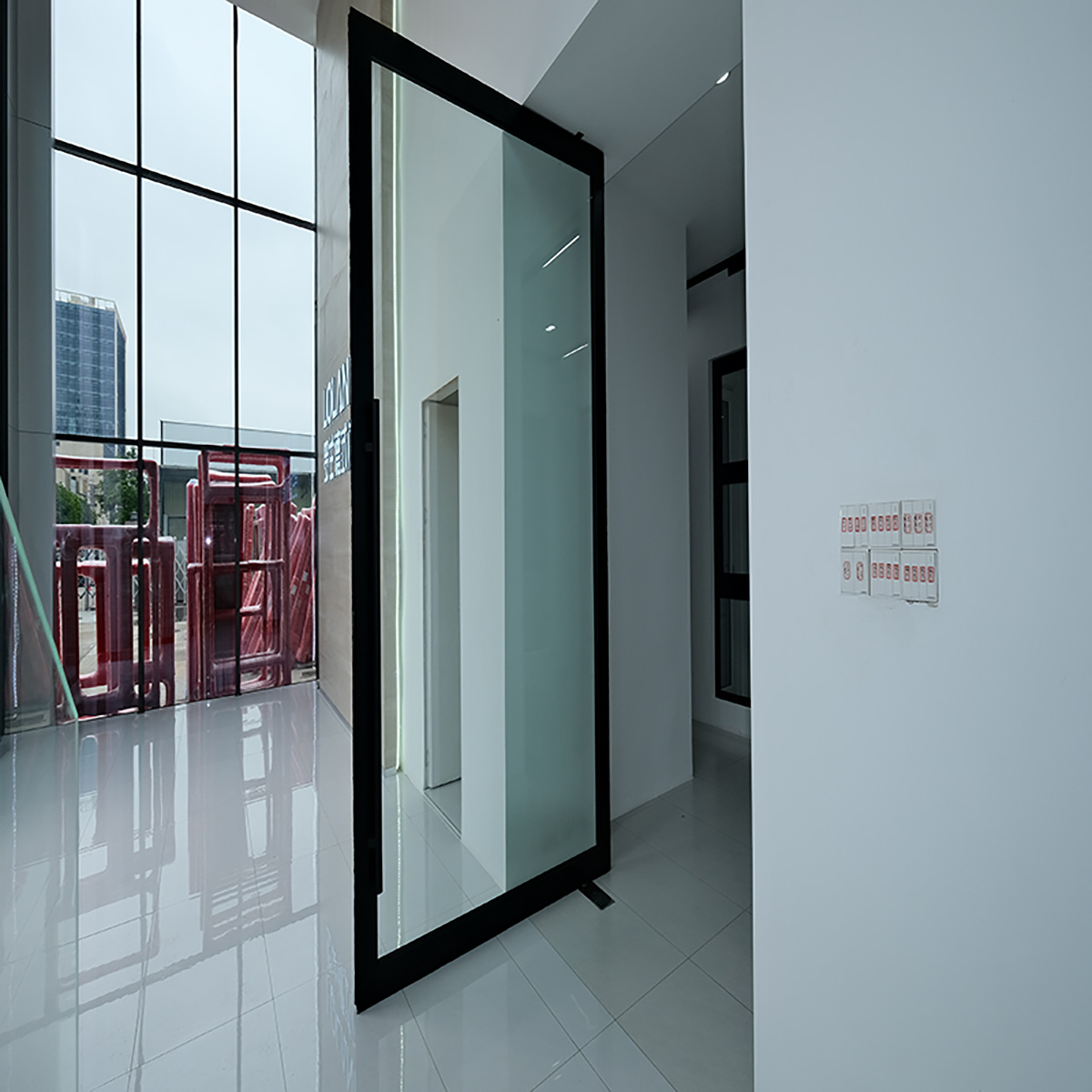 pivot door